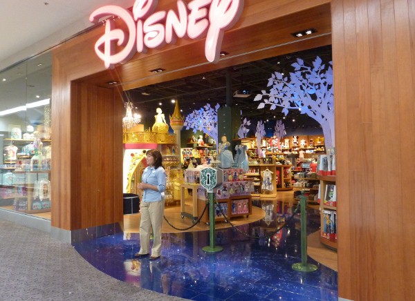 Next Generation Disney Store Helps Shoppers with “Imagination”
