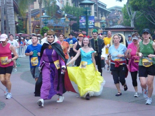 DL Half Marathon Runners Homage to Snow White