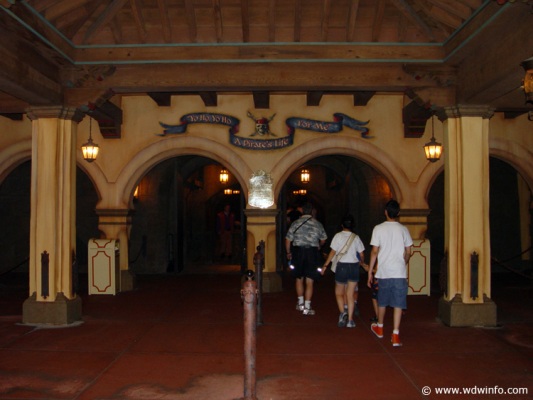 Pirates_of_Caribbean_Ride_06.jpg