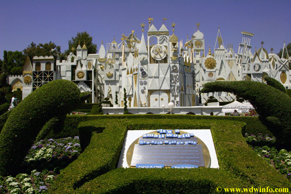 Fantasyland-Disneyland-99a