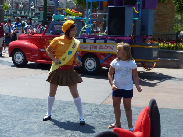 Mom! Phineas and Ferb have a Show at California Adventure!