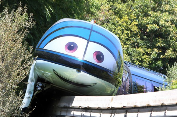 Mandy, Mona, and Manny: The 3 New Stars of the Disneyland Monorail!